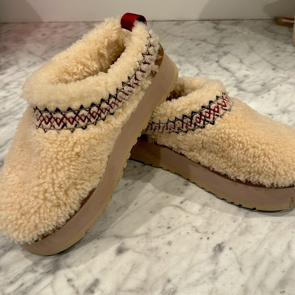 Ugg women’s Tazz Braid Slides